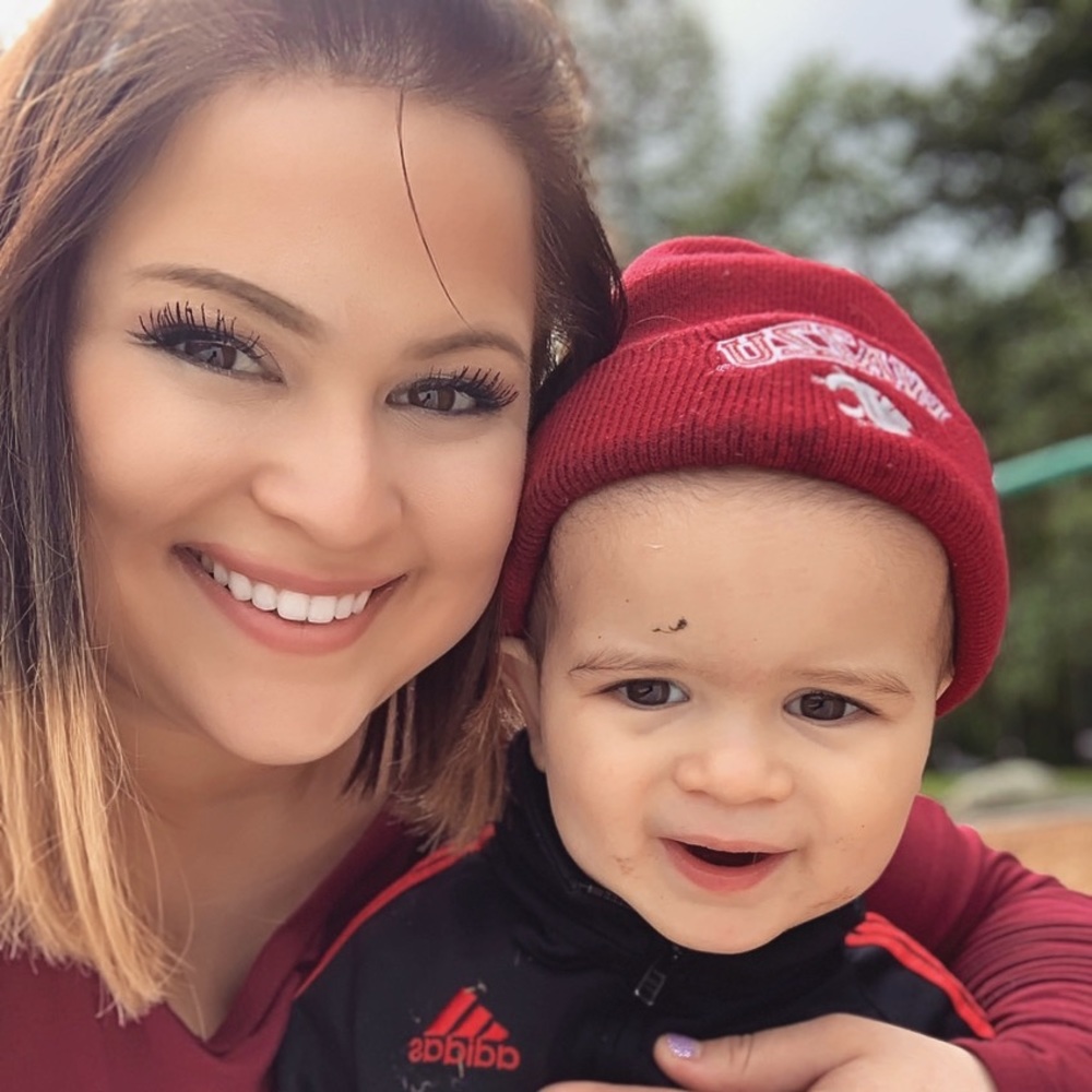 Single mom Poshmarking to support my son ♥️